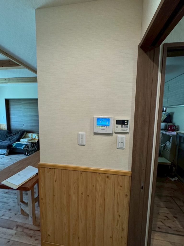鹿児島市日之出町N様邸　屋根塗装工事➕太陽光発電QCELLS 5.28 kw➕ニチコントライブリッド蓄電池 7.4kwシステム設置工事一式