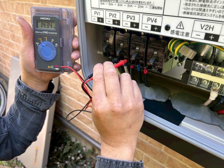 鹿児島市日之出町N様邸　屋根塗装工事➕太陽光発電QCELLS 5.28 kw➕ニチコントライブリッド蓄電池 7.4kwシステム設置工事一式
